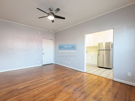 4th image of 4717 Elmwood Ave APT 106
