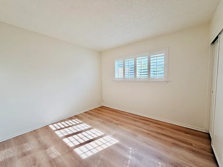 396 N Kellogg Ave — Photo 11