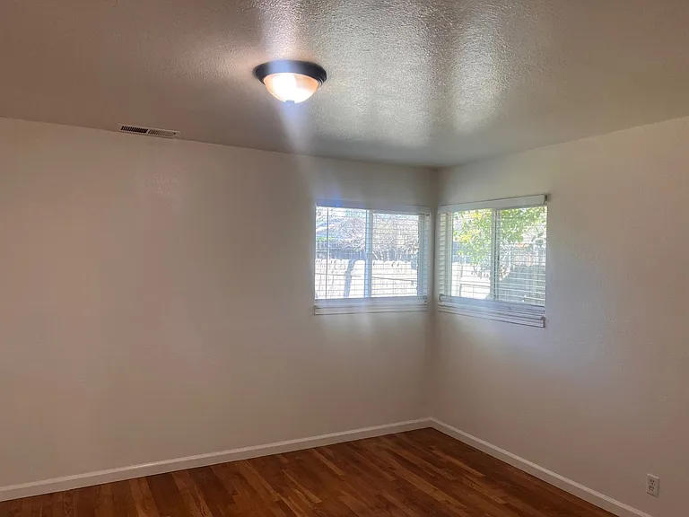 2910 Blue View St — Photo 10