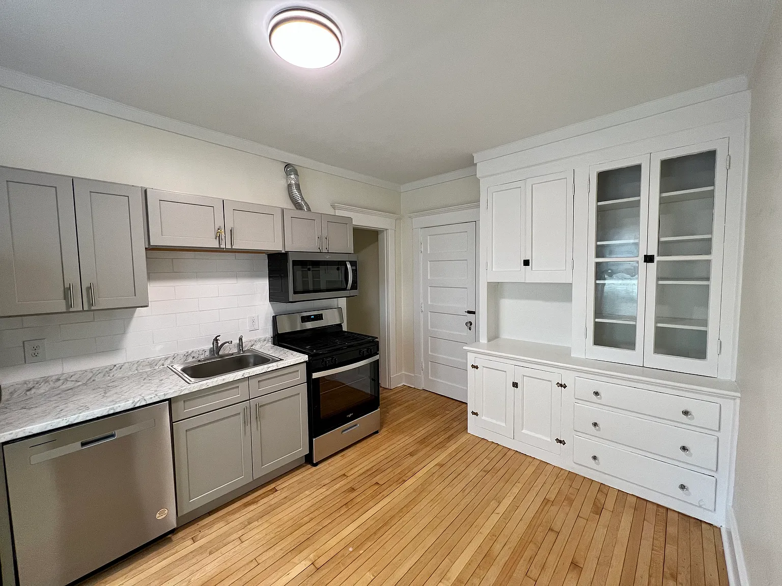 1202 Union St — Photo 3