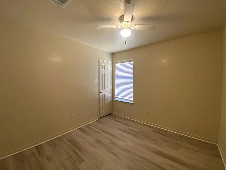 3402 Cantabrian Dr #B — Photo 8