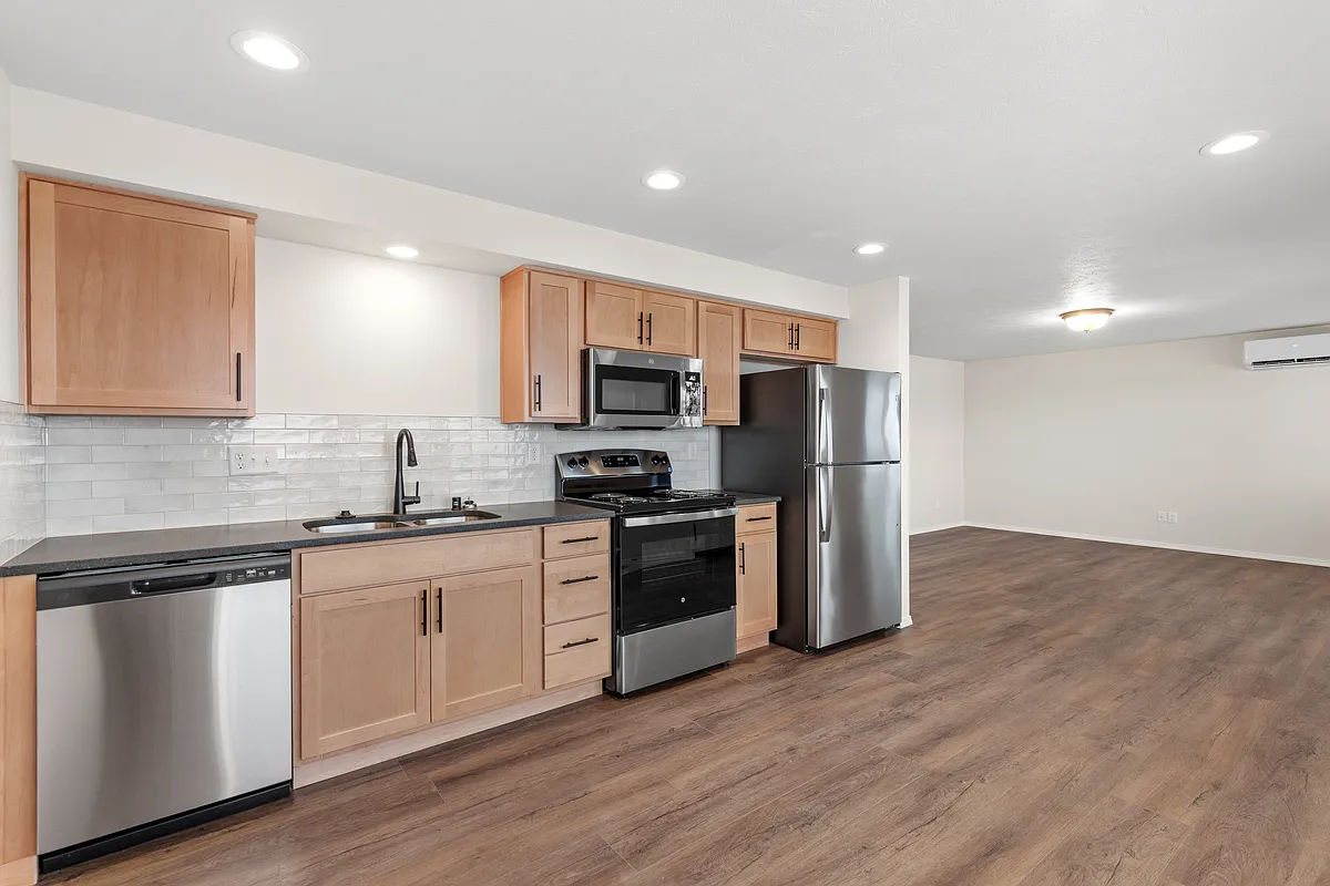 Building Photo - 8419 N Phoebe Ct #B