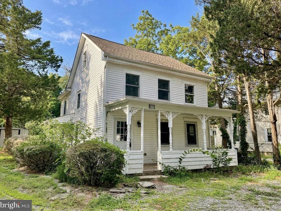 1st image of 377 N Main St