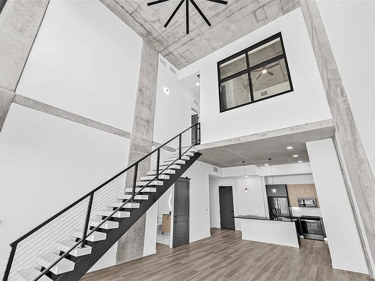 221 Main St N #Penthouse 1603 — Photo 11
