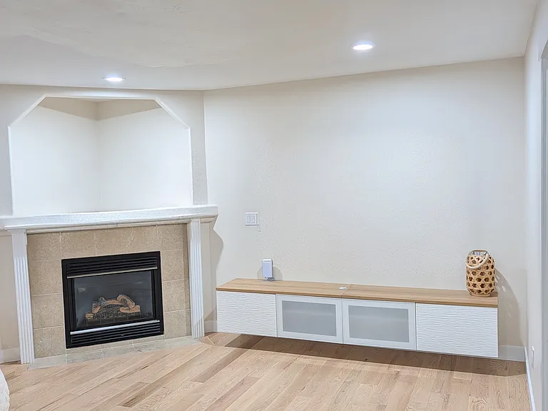 1069 Ilwaco Pl NE — Photo 4