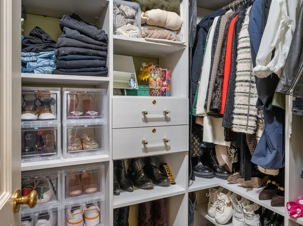 400 East 59th Street image 10 of 15