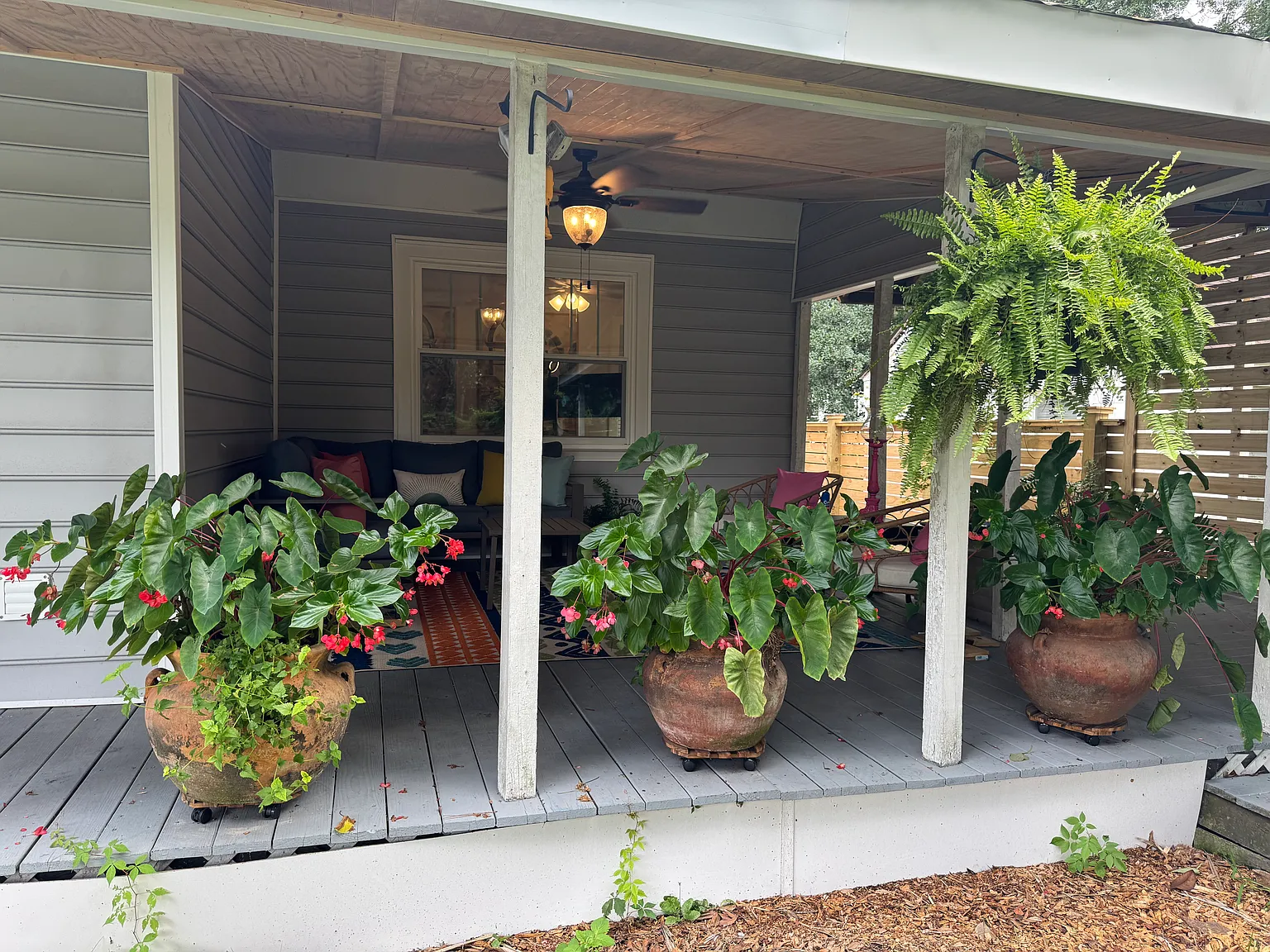 3 bed, 1348 sqft, $3,850 — Photo 2