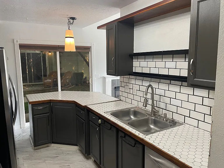 6051 W Port Ln #101 — Photo 4