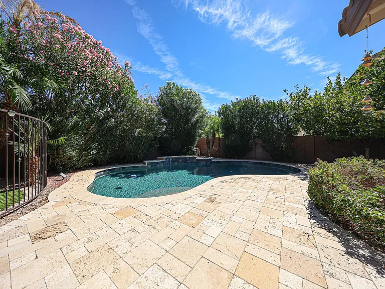 2744 E Donato Dr — Photo 39