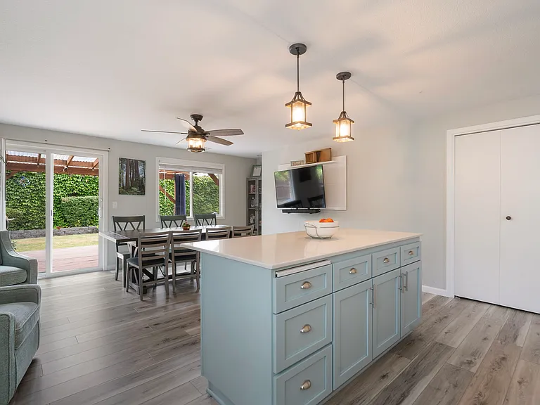 4307 NE 161st Ave — Photo 5