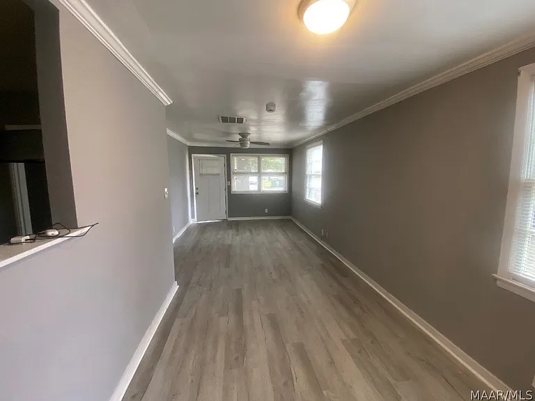3220 Doris Cir — Photo 2