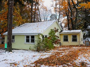 94859 Woodlawn Ave, Dowagiac, MI 49047