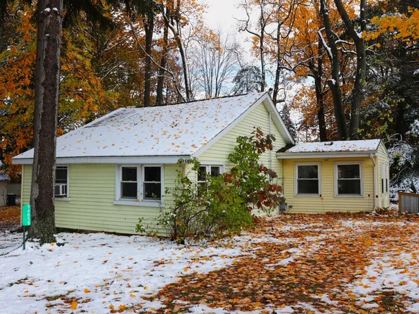 94859 Woodlawn, Dowagiac, MI 49047