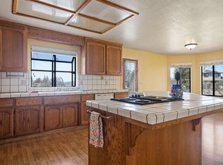 572 Oak Ridge Rd, Valley Springs, CA 95252