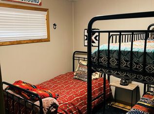 3335 Little Pine Dr, Overgaard, AZ 85933