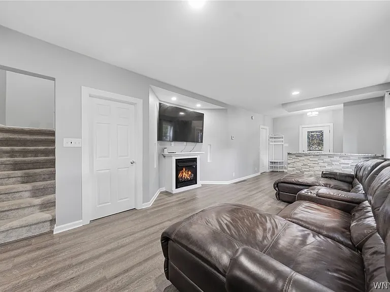 93 Cleveland Ave — Photo 8