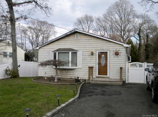 79 S Evergreen Drive, Selden, NY 11784