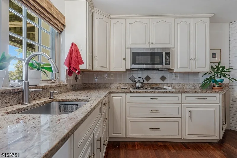 1 bed, 1.0 bath, 1000 sqft, $3,650 — Photo 3