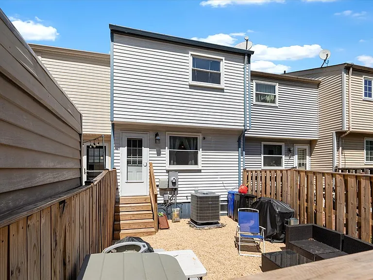 8307 Crestmont Cir — Photo 20