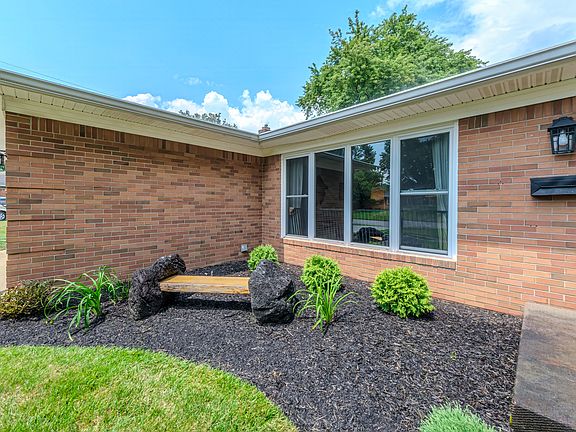 5th image of 7422 Glenfair Ct
