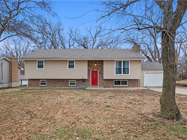 314 E 8th St, Tonganoxie, KS 66086