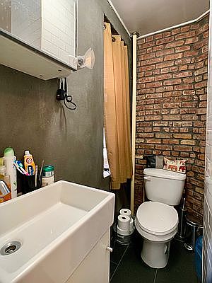 5th image of 191 Grand St APT 21