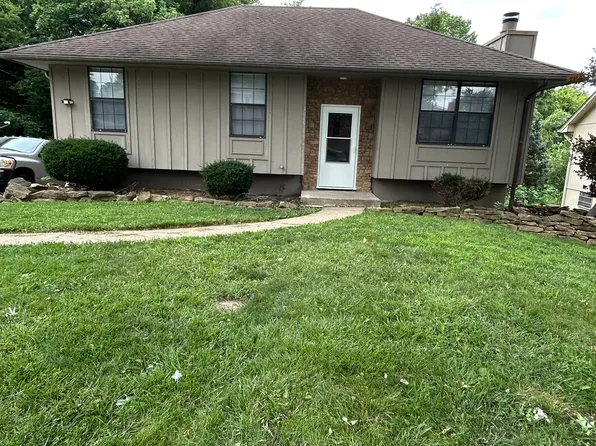 4005 S Masterbrook Dr, Independence, MO 64055