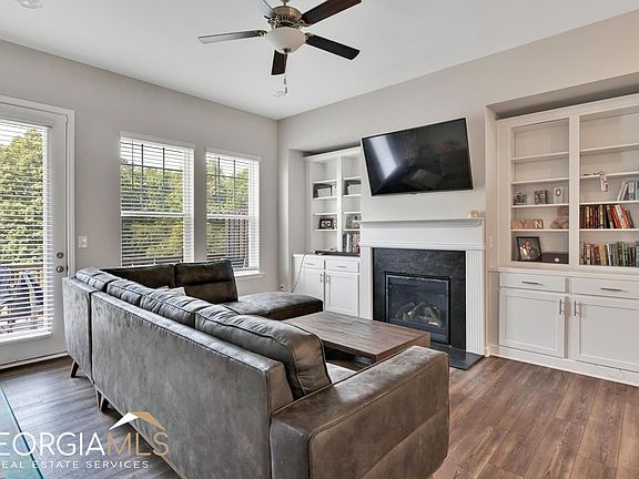 4th image of 3251 Herald Dr