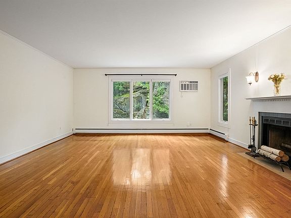 2nd image of 140 Kilsyth Rd APT 5