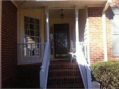 2nd image of 204 Coventry Ln