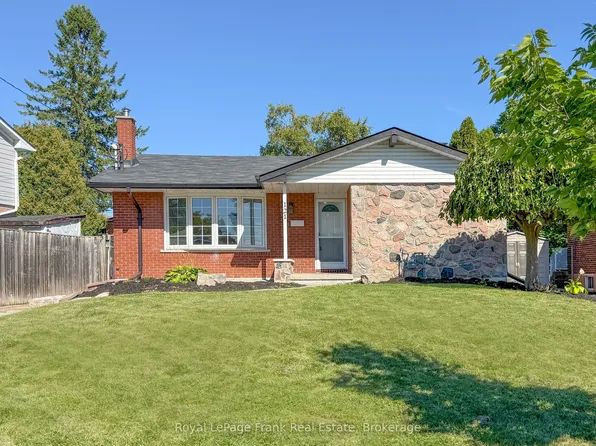 121 Labrador Dr, Oshawa, ON L1H 7E4