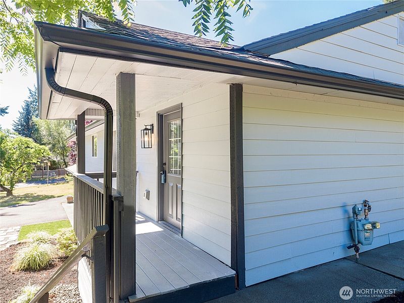 3rd image of 607 244th Street SW