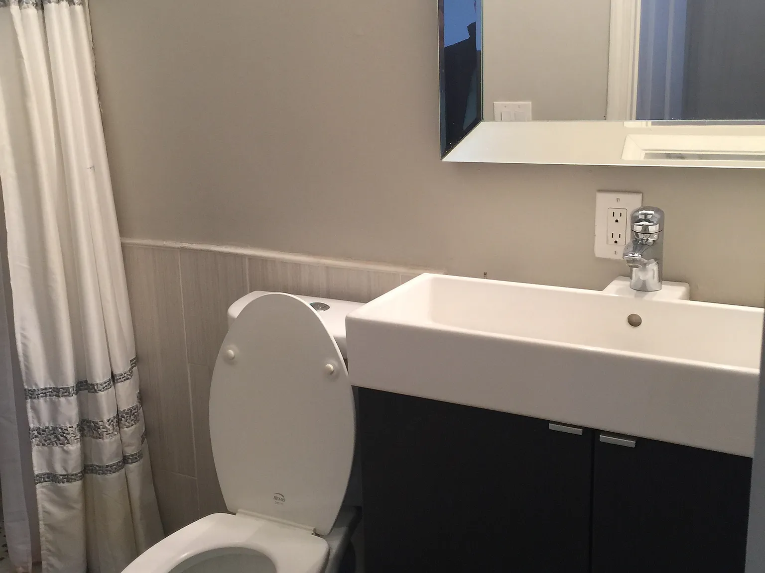 3 bed, 1450 sqft, $2,000 — Photo 4