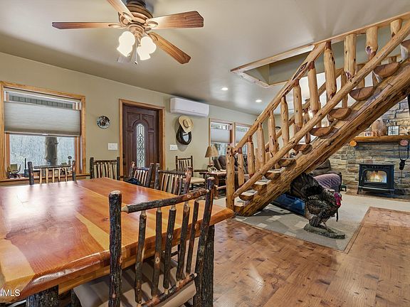 5th image of 400 Greenbush Hill Road