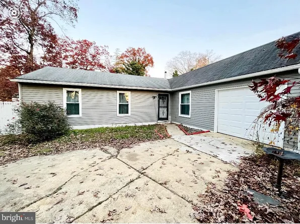 1606 White Cedar Ln, Williamstown, NJ 08094