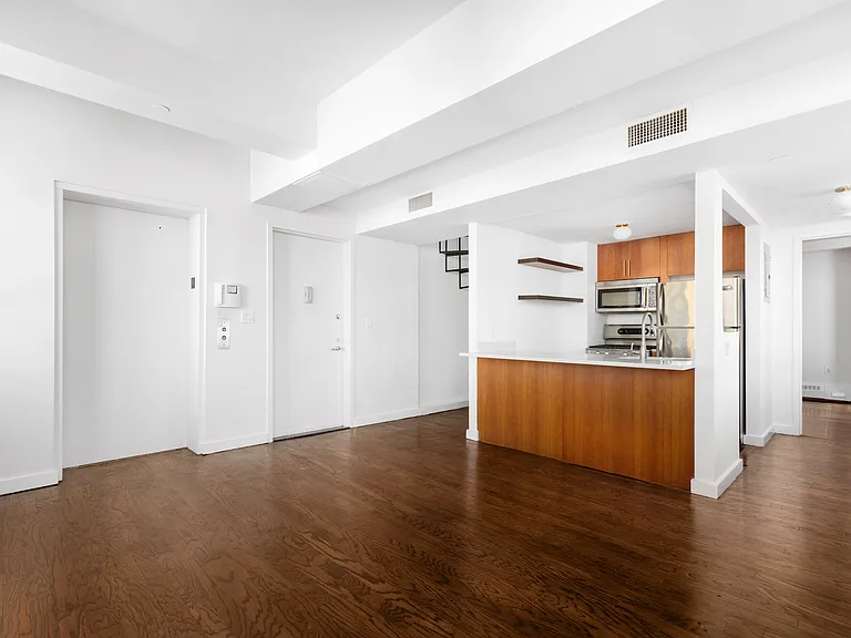 180 Hester St #PENTHOUSE — Photo 3