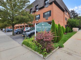 219-50 64th Ave #295, Oakland Gardens, NY 11364