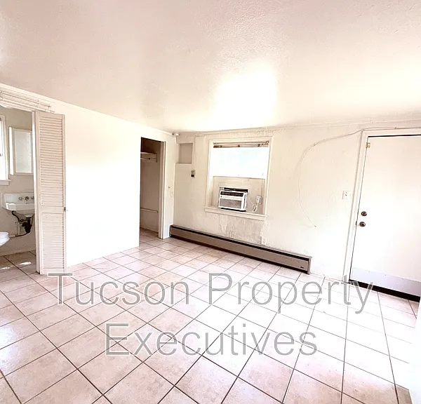 1233 E Mabel St #3 — Photo 9