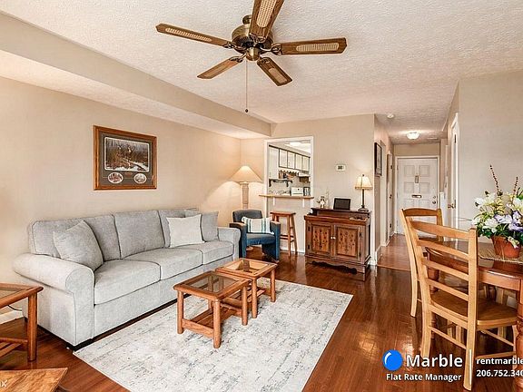 3rd image of 104 Lancelot Ln