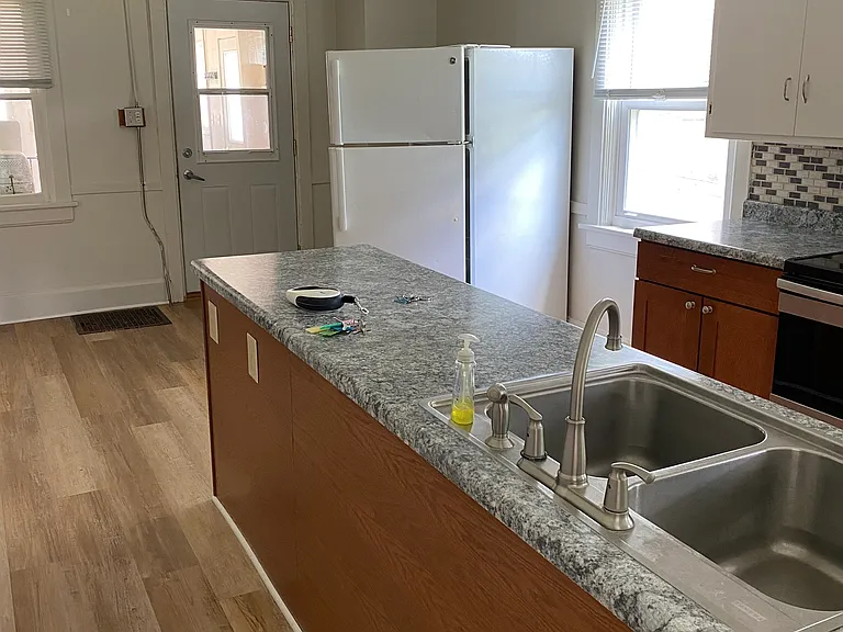 640 McHenry St #1 — Photo 5