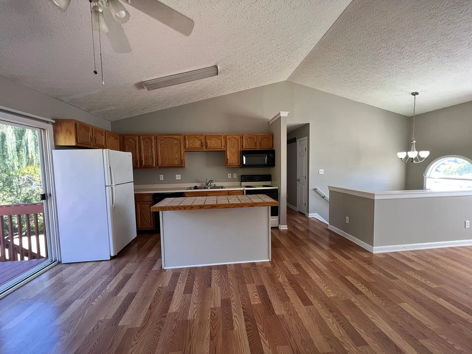 4 bed, 1466 sqft, $2,000 — Photo 4