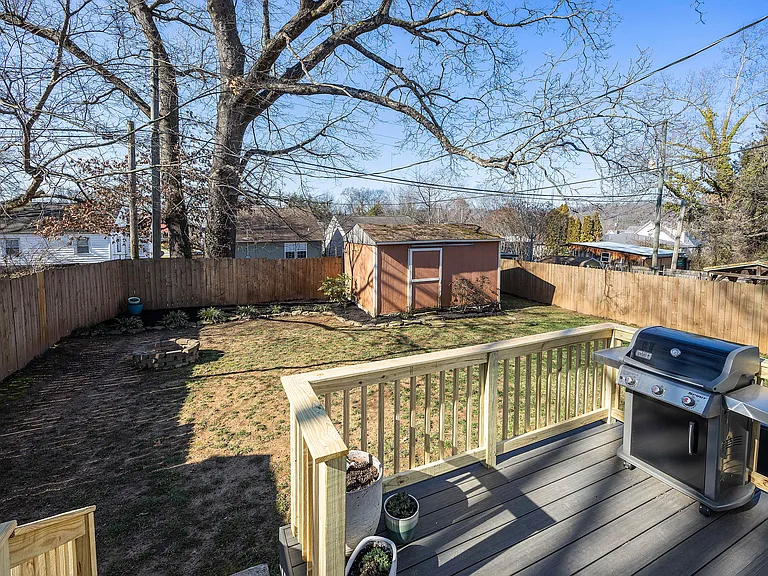2917 Bellevue St — Photo 23
