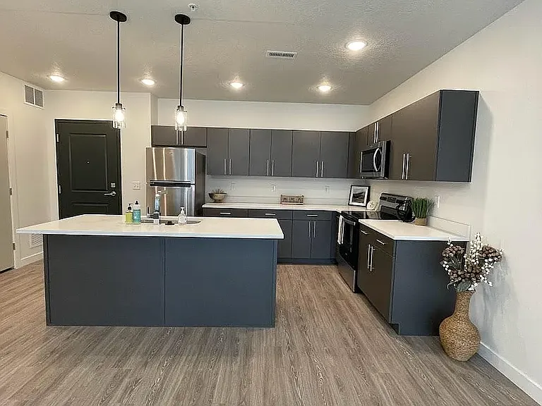 Canyon Vista — Photo 13