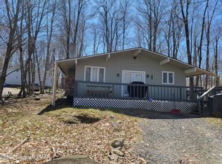 5472 Jennifer Ln, Tobyhanna, PA 18466