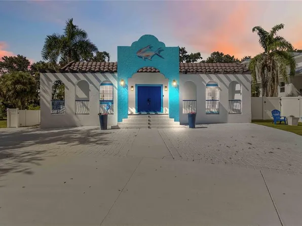 1521 Siesta Dr, Sarasota, FL 34239