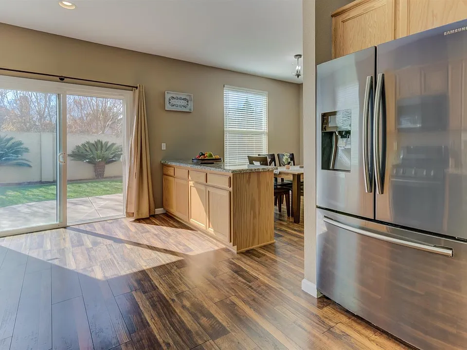 675 Chateau Cir