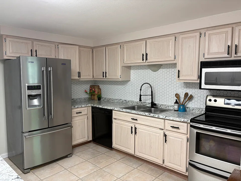 8054A Lucas Dr