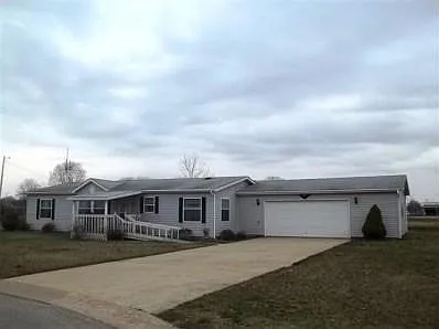 611 Meadowbrook Ln photo 1