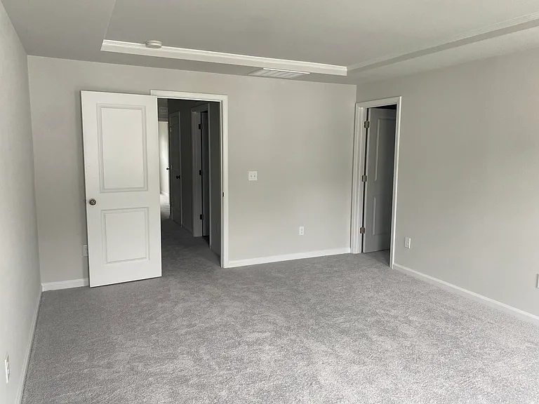 277 Paramount Dr — Photo 20