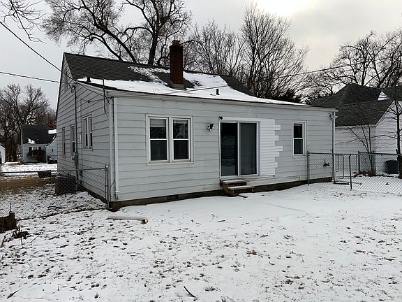 2nd image of 1509 W Margaret Ave